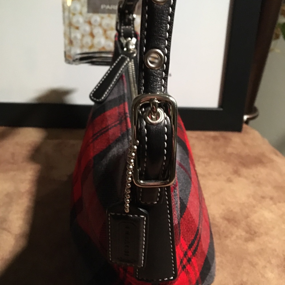 COACH PRE-LOVED VINTAGE AUTHENTIC MINI TARTAN RED WOOL & LEATHER SHOULDER BAG - Picture 2 of 13
